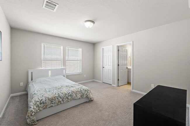 Building Photo - 159 MacArthur Dr