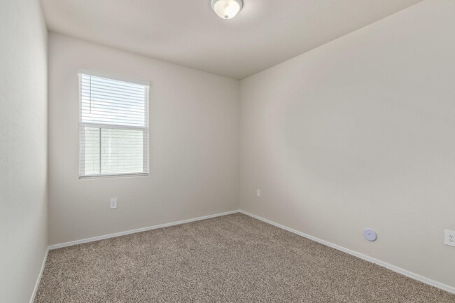 Building Photo - 3905 S 244th Dr