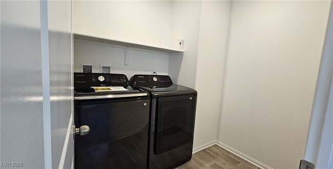 Building Photo - 6071 Swift Lariat St