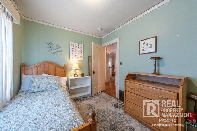 Building Photo - Beautiful North Berkeley Craftsman with Bay View