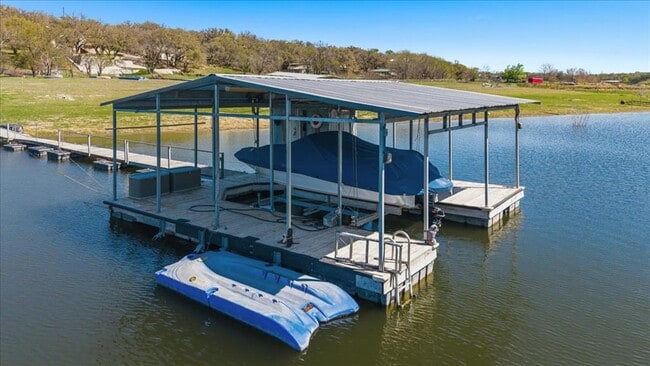 Building Photo - 25207 Lakeview Dr