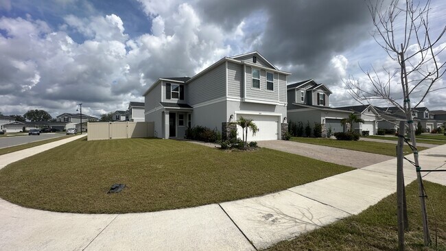 Building Photo - 2919 Sanctuary Dr
