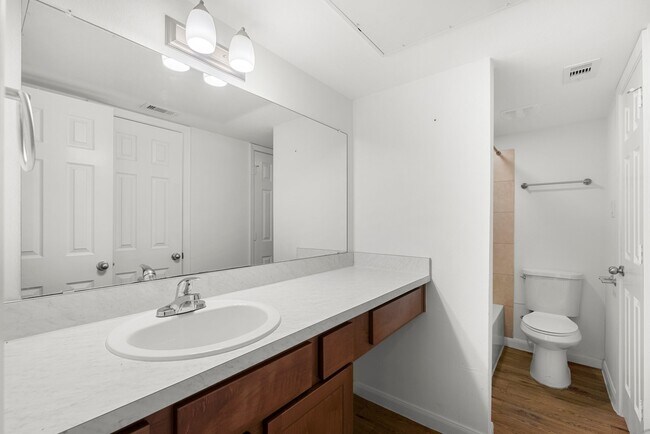 Building Photo - 2750 Holly Hall St