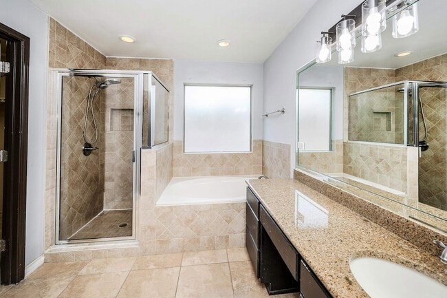 Building Photo - 9813 Sandhill Dr