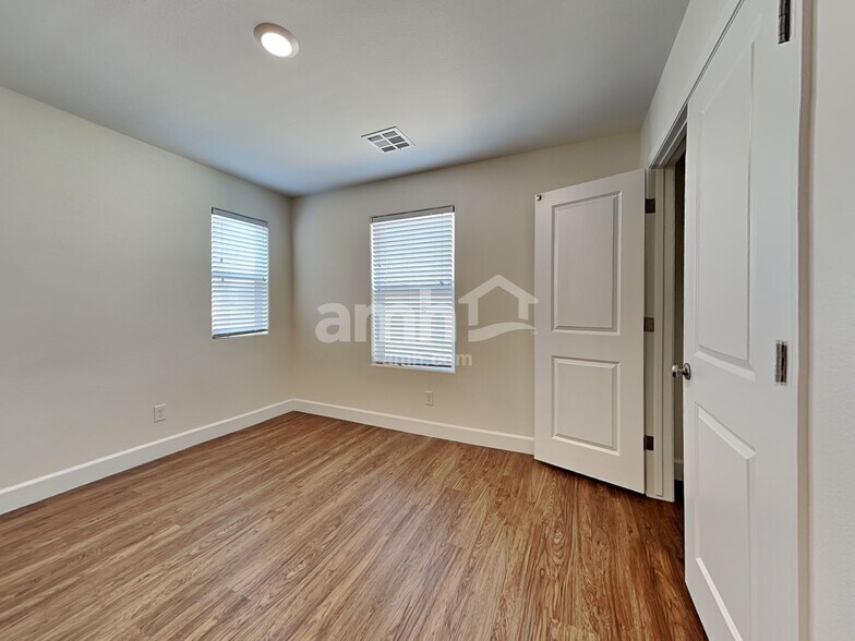 Building Photo - 9289 Baylee Bay Court