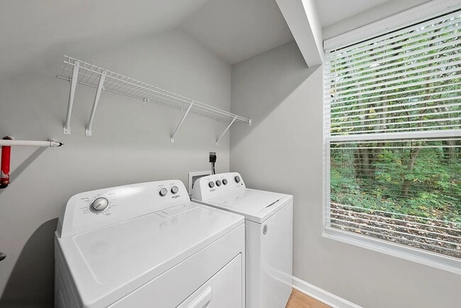 Building Photo - 2213 Garden Pl