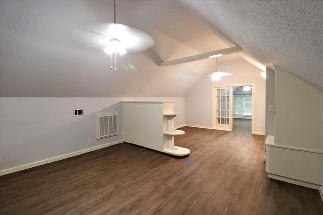 Building Photo - 1702 Cougar Creek