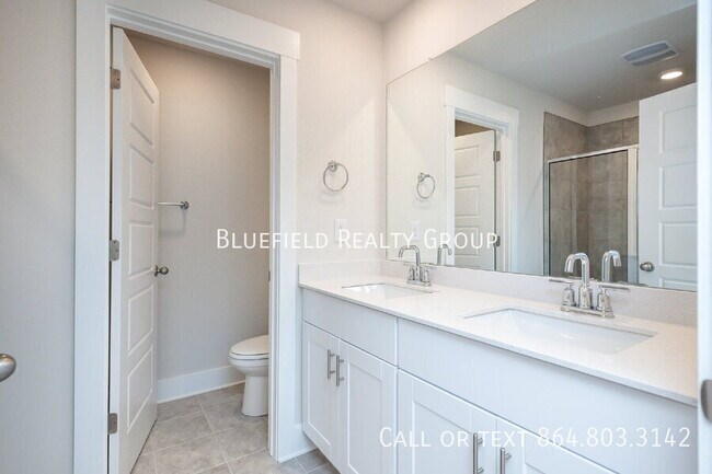 Building Photo - 69 Galley Ln