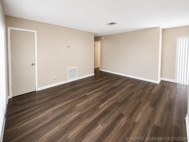 Building Photo - 4125 Woodside Dr