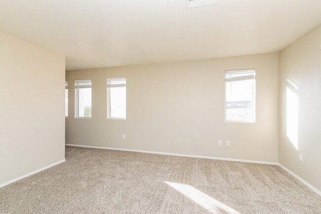 Building Photo - 8104 Finch Feather St