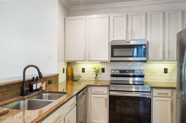 Building Photo - 12301 Kernan Forest Blvd