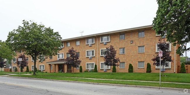 Primary Photo - La Paz Apartments