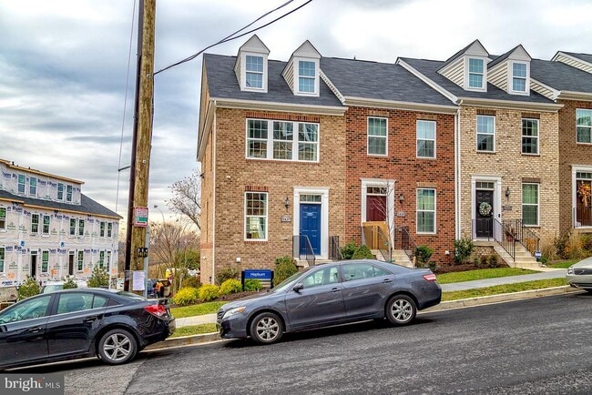 Building Photo - 3437 10th Pl SE