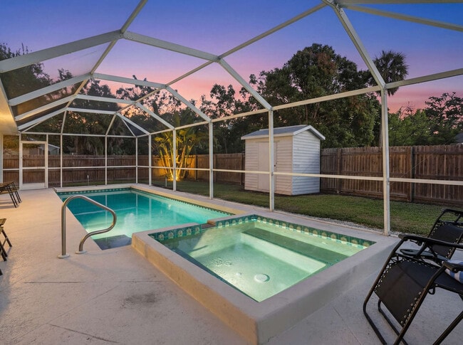Building Photo - 3301 Woodmont Dr