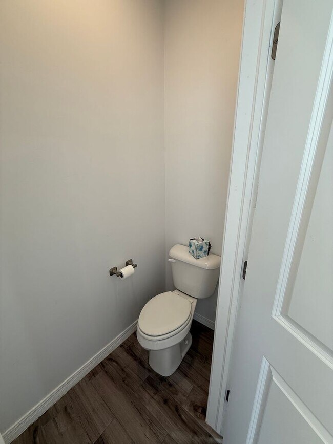 Building Photo - Beautiful home in Sonoma Springs! 4bed, 2.5 baths