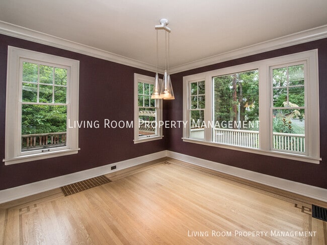 Building Photo - 1417 NE Stanton St