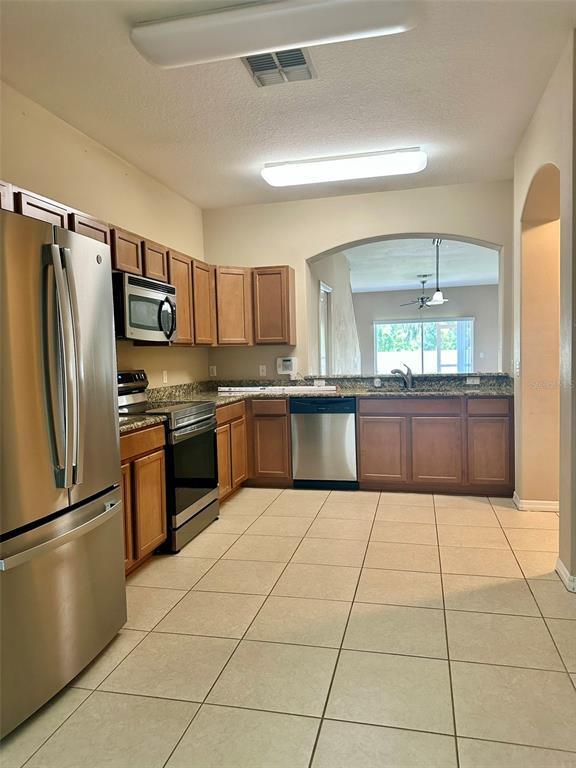 Building Photo - 4057 Winding Vine Dr