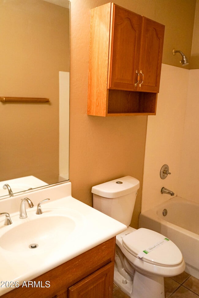 Building Photo - 541 N Danielson Way