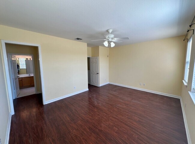 Building Photo - 3687 Longfellow Rd