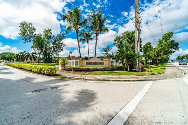 Building Photo - 14758 SW 9th Ln