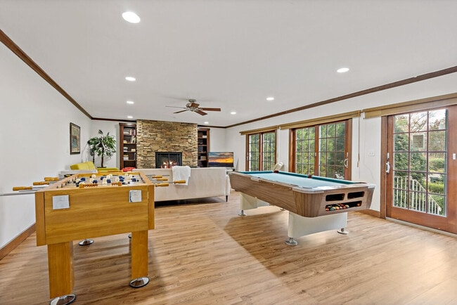 Building Photo - 8403 Woodford Ct