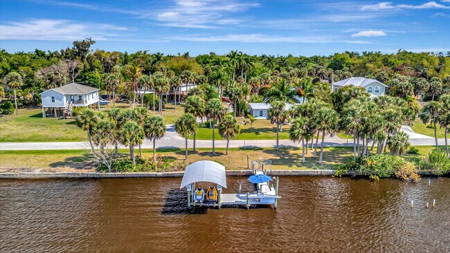 Building Photo - 4408 E Riverside Dr