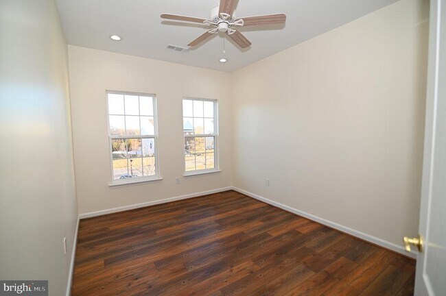 Building Photo - 7001 Chaptico Ct