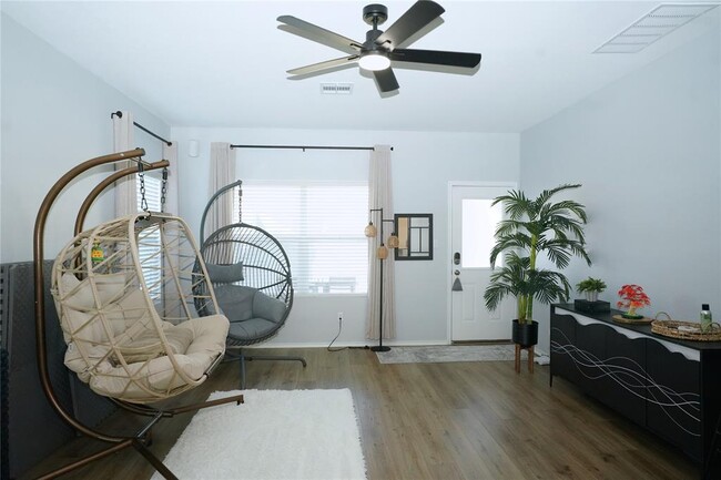 Building Photo - 8014 Purple Aster Pass