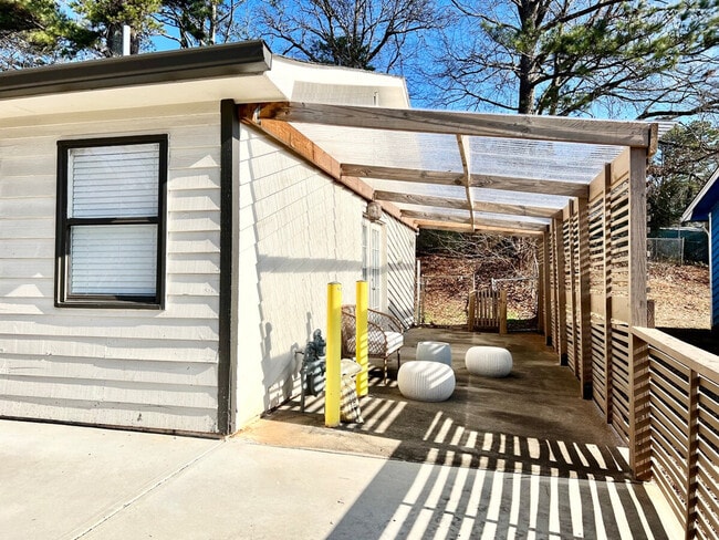 Building Photo - 1342 Country Downs Dr