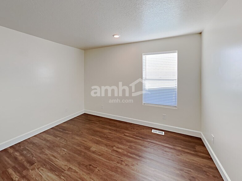 Building Photo - 1123 Wagon Way