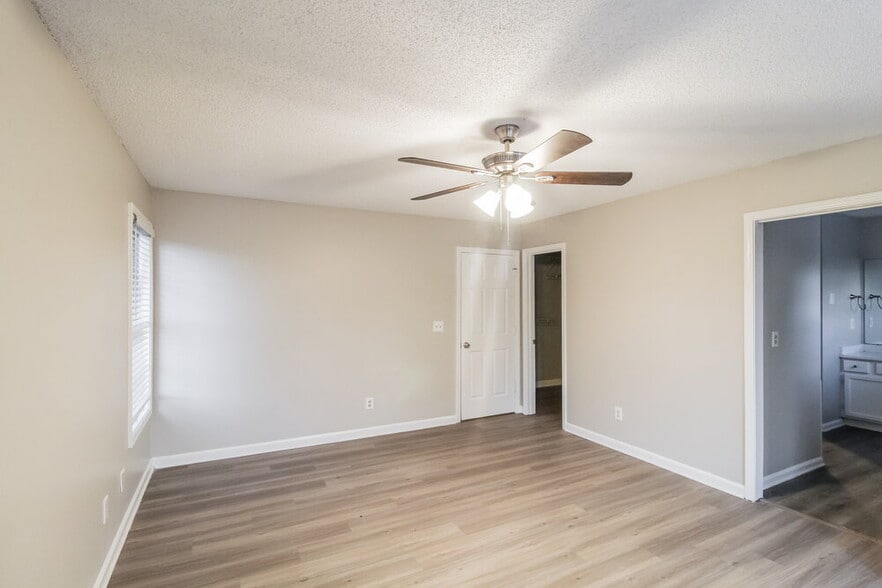 Building Photo - 839 Ashley Ln