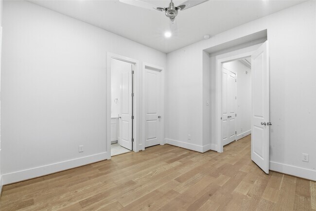 Building Photo - 1236 W 21st St