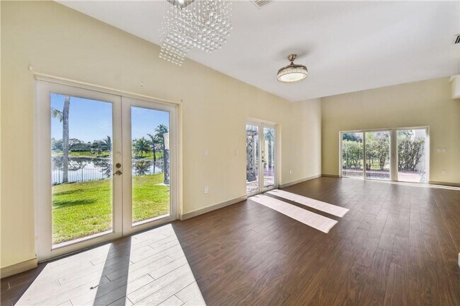 Building Photo - 541 NW 205th Ave