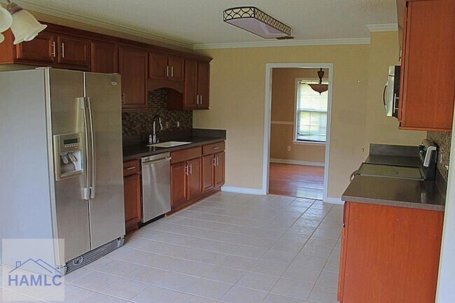 Building Photo - 180 Waters Ave