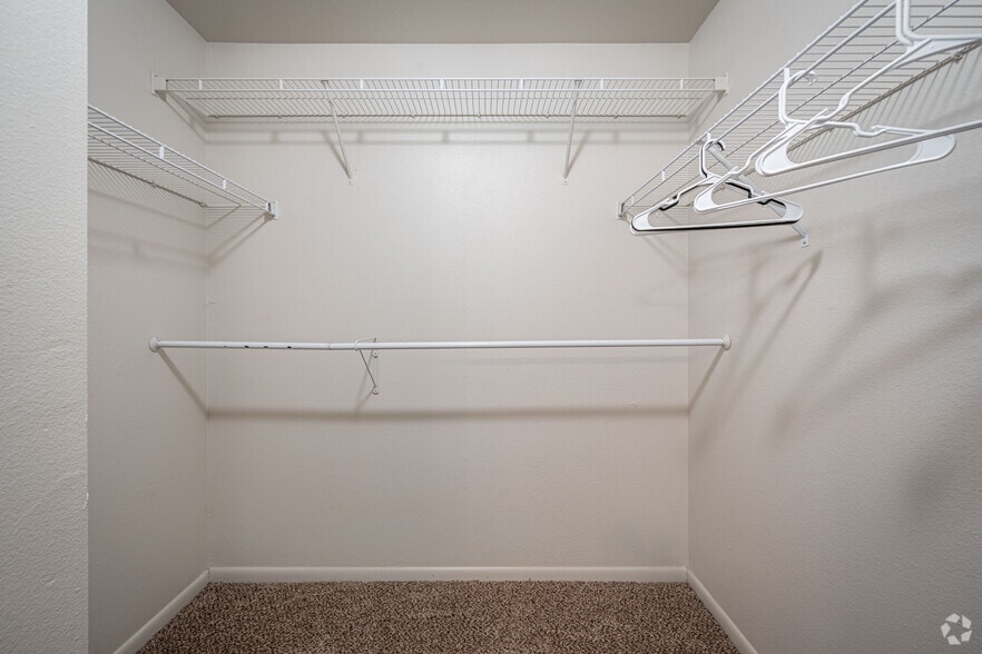 2BR, 2BA - 1,025SF - The Enclave