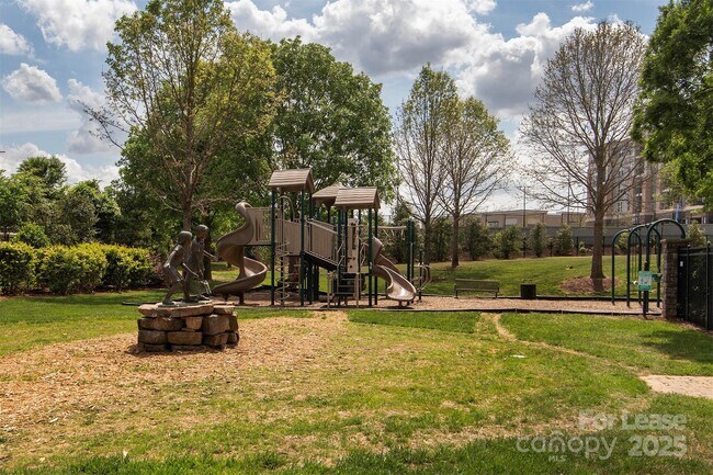 Building Photo - 2231 Eversham Dr NW