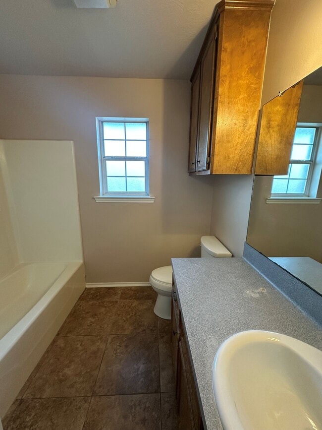 Building Photo - 2309 S Austin St