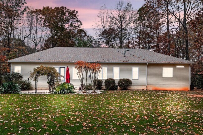 Building Photo - **Charming 3-Bedroom Rambler on 3 Acres in Scenic Stafford** NO HOA