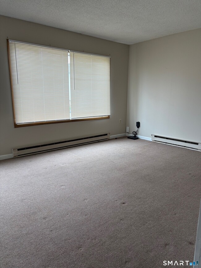 Building Photo - 158 Daley Dr