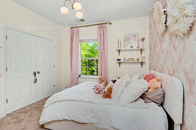 Building Photo - The Finest Furnished Upscale Executive Home, an Exquisite Luxury Rental, in Tega Cay for the Disc...