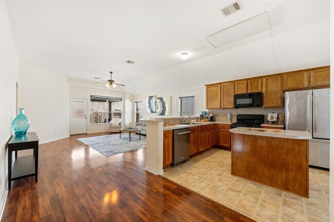 Building Photo - 221 Stone Crest Blvd