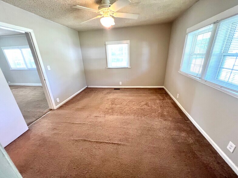 Master Bedroom downstairs - 671 Godley Rd