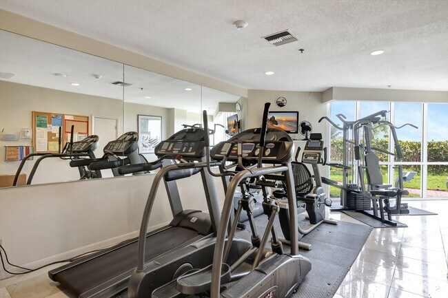 Building Photo - 3870 N Hwy A1A