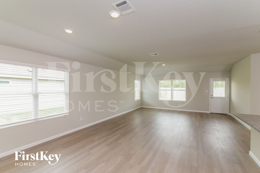 Building Photo - 1902 Morse Way