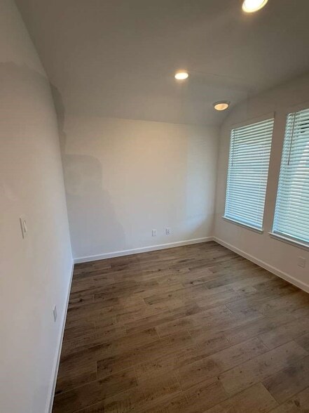 Building Photo - 8943 Red Wolf Pl