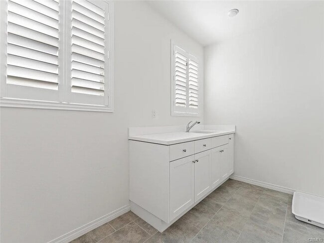 Building Photo - 101 Hemisphere