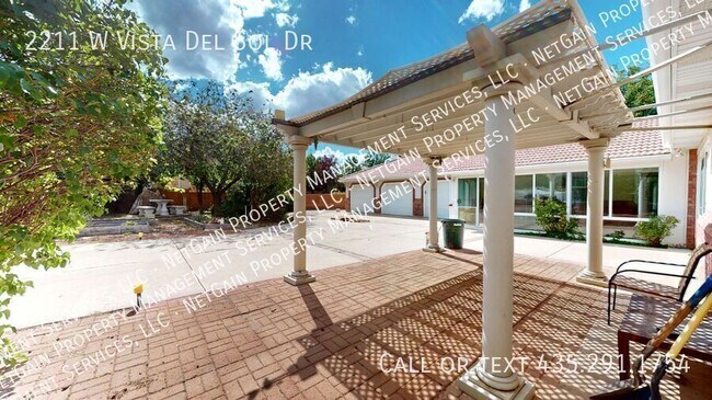 Building Photo - 2211 W Vista Del Sol Dr