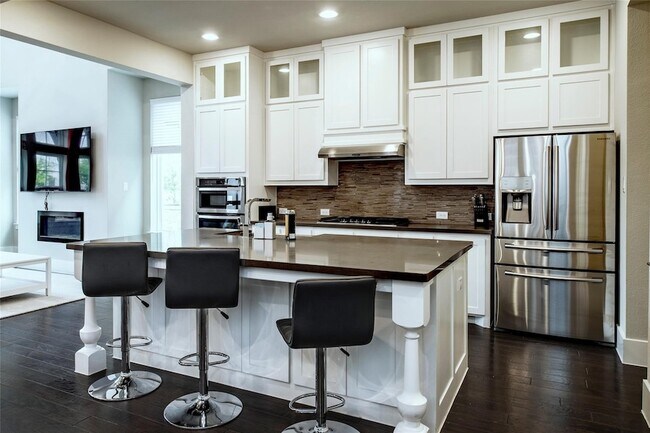 Building Photo - 6812 Royal Liverpool Dr