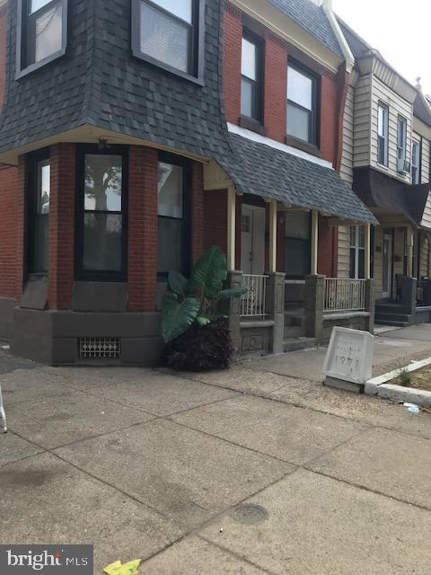 Building Photo - 1600 Rowan St