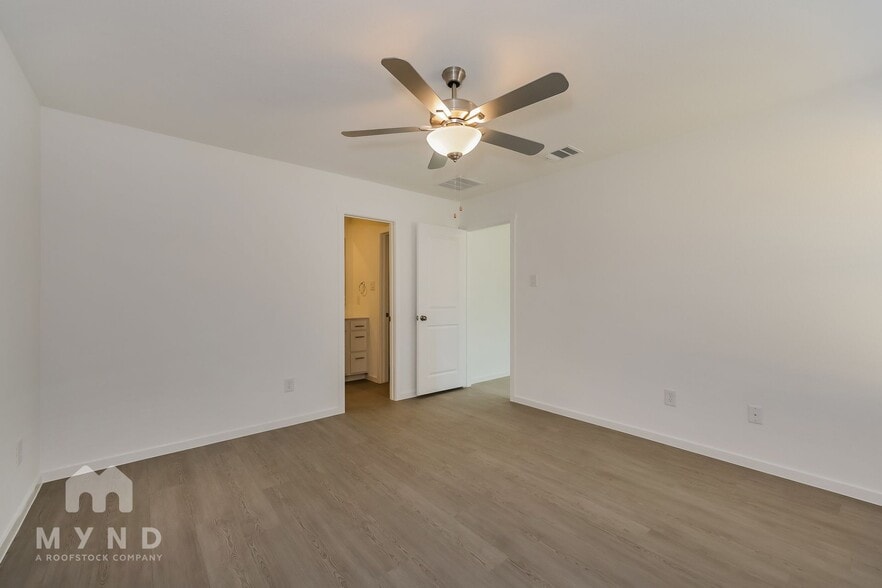 Building Photo - 2756 Ctr Crk Ln